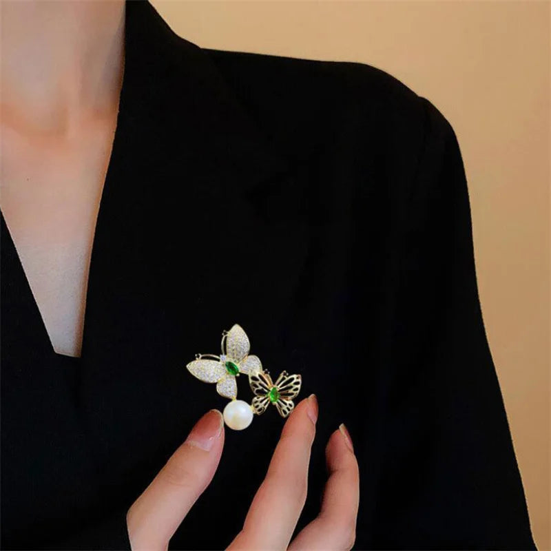 Lovely Butterfly Bee Brooch For Women Shiny Rhinestone Pearl Animal Insect Lapel Pins Wedding Party Coat Dress Jewelry Gifts